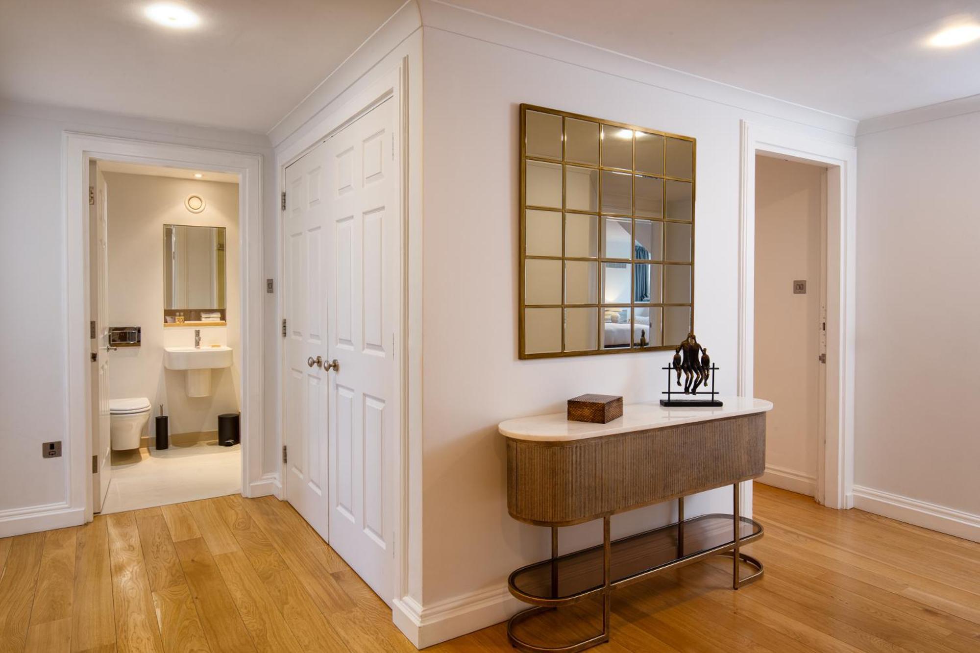Monarch House - Serviced - Kensington Apartment